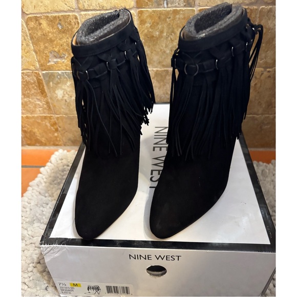 NINE WEST CASANDRI BLACK SUEDE HIGH HERL BOOTIE - Picture 4 of 8